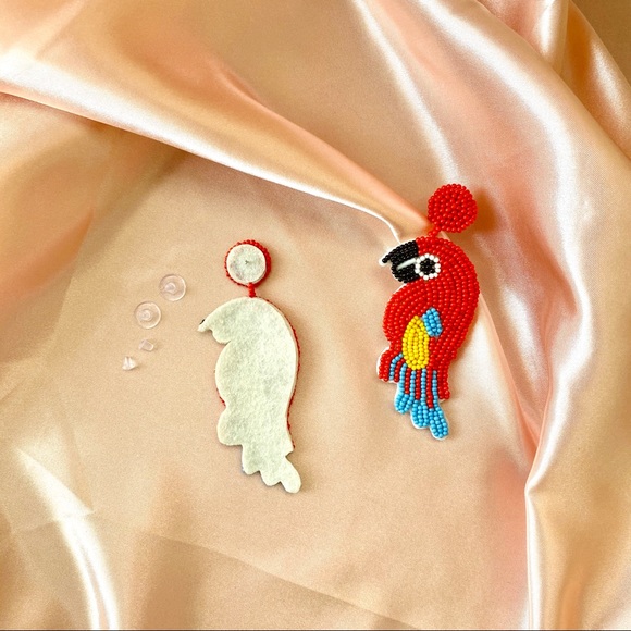 Parrot Bird Beaded Drop Earrings - Picture 8 of 8